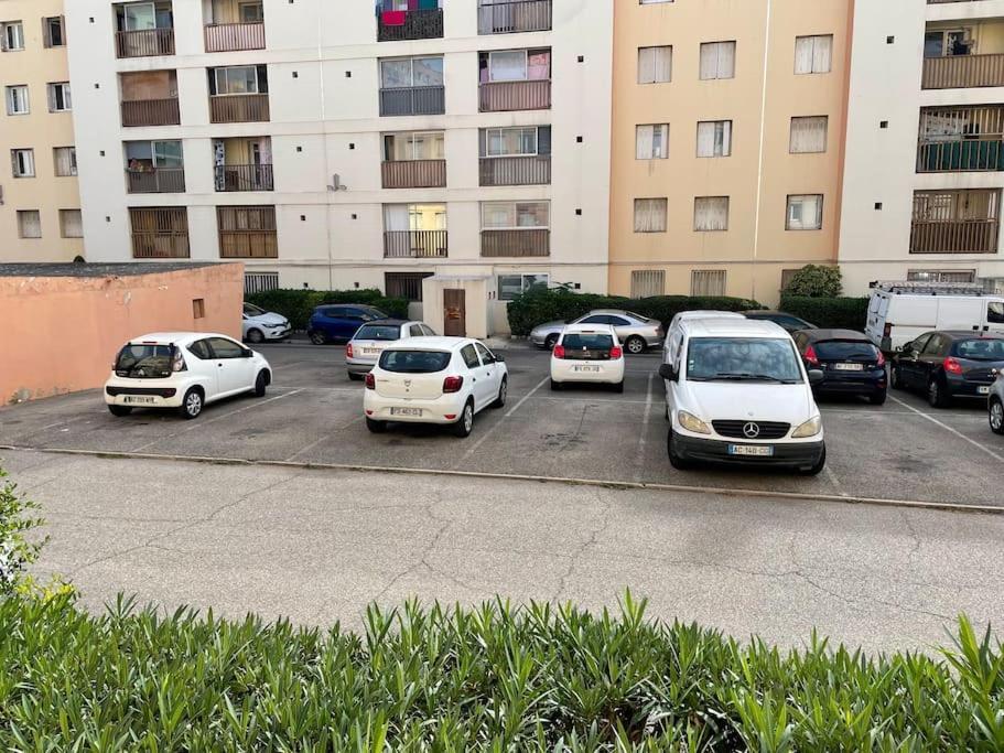 Jolie Charmant T3 Refait A Neuf A Marseille Exterior photo